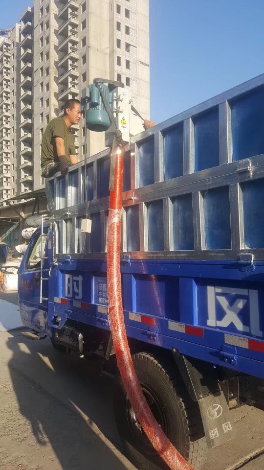安徽車載吸糧機(jī)，軟管吸糧機(jī)